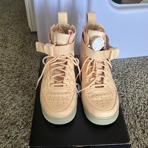 New in box nine sf AF 1 orange/quartz